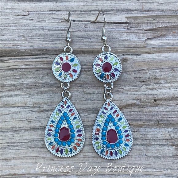 Jewelry - Vintage‎ Teardrop Dangle Earrings